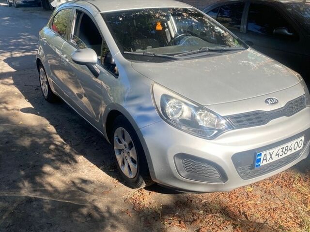 Серый Киа Рио, объемом двигателя 1.4 л и пробегом 148 тыс. км за 7000 $, фото 1 на Automoto.ua