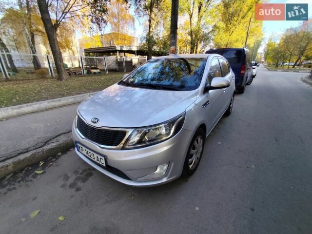 Сірий Кіа Ріо, об'ємом двигуна 1.6 л та пробігом 218 тис. км за 6500 $, фото 1 на Automoto.ua