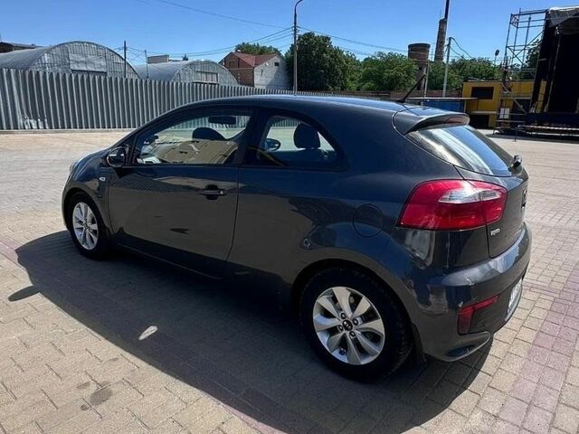 Серый Киа Рио, объемом двигателя 1.4 л и пробегом 125 тыс. км за 7900 $, фото 1 на Automoto.ua