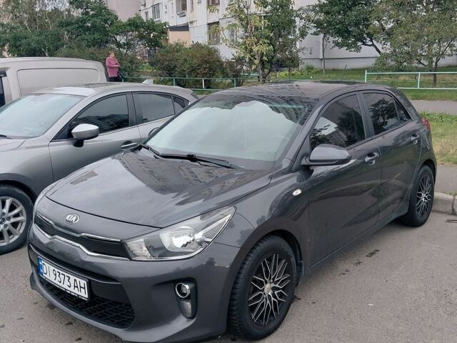 Серый Киа Рио, объемом двигателя 1.25 л и пробегом 171 тыс. км за 9000 $, фото 1 на Automoto.ua