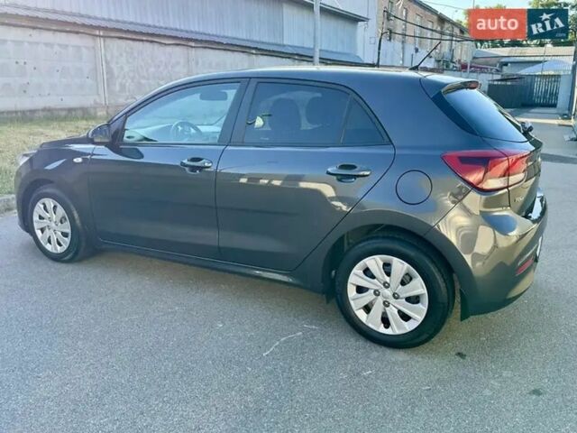 Серый Киа Рио, объемом двигателя 1.37 л и пробегом 84 тыс. км за 12900 $, фото 1 на Automoto.ua
