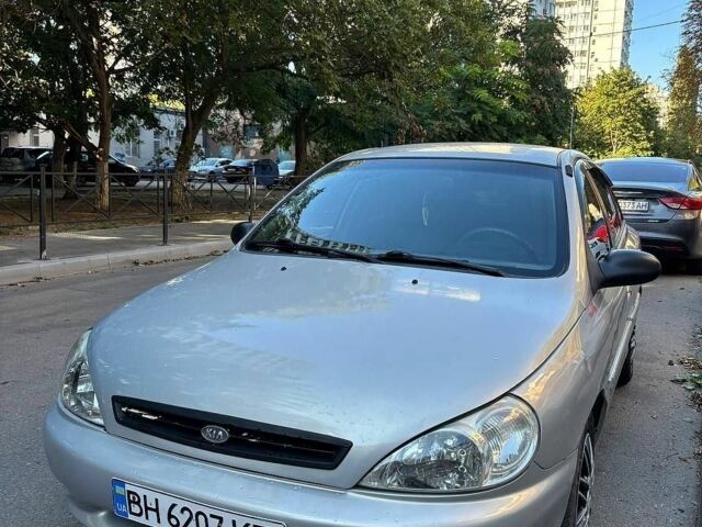 Сірий Кіа Ріо, об'ємом двигуна 1.5 л та пробігом 275 тис. км за 2800 $, фото 1 на Automoto.ua