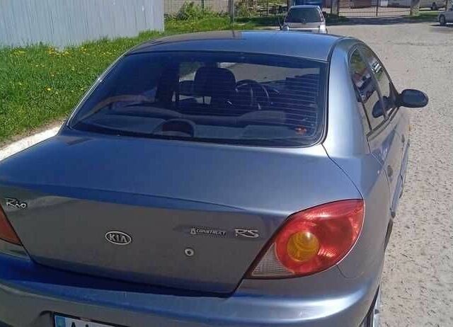 Сірий Кіа Ріо, об'ємом двигуна 1.3 л та пробігом 330 тис. км за 2000 $, фото 1 на Automoto.ua