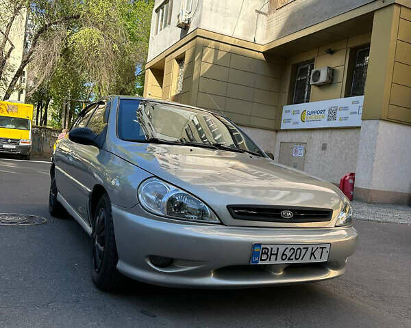Серый Киа Рио, объемом двигателя 1.5 л и пробегом 268 тыс. км за 3300 $, фото 1 на Automoto.ua