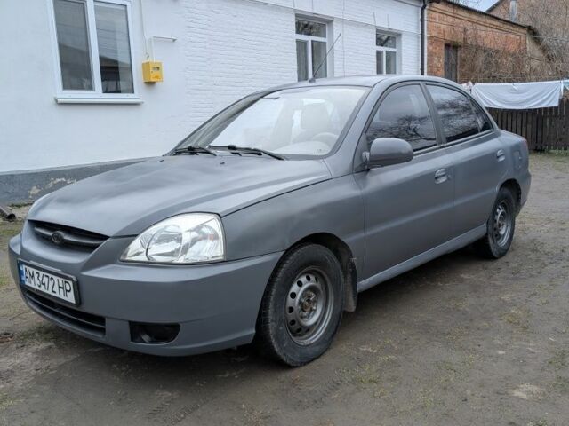 Серый Киа Рио, объемом двигателя 1.3 л и пробегом 200 тыс. км за 1800 $, фото 1 на Automoto.ua