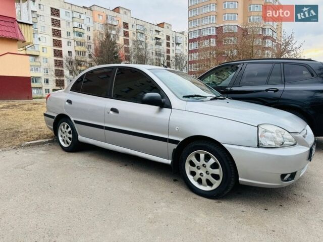 Сірий Кіа Ріо, об'ємом двигуна 1.4 л та пробігом 300 тис. км за 2300 $, фото 1 на Automoto.ua