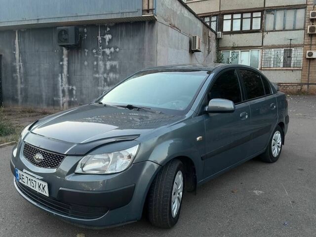 Сірий Кіа Ріо, об'ємом двигуна 1.4 л та пробігом 288 тис. км за 4500 $, фото 1 на Automoto.ua