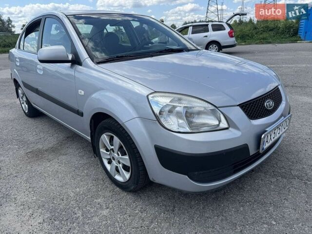 Серый Киа Рио, объемом двигателя 1.4 л и пробегом 197 тыс. км за 3595 $, фото 1 на Automoto.ua