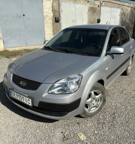 Серый Киа Рио, объемом двигателя 1.4 л и пробегом 177 тыс. км за 4250 $, фото 1 на Automoto.ua