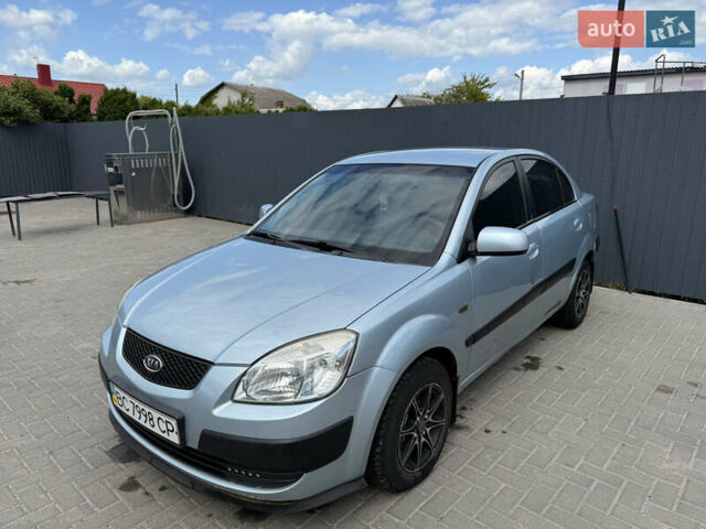 Серый Киа Рио, объемом двигателя 1.4 л и пробегом 237 тыс. км за 4300 $, фото 1 на Automoto.ua