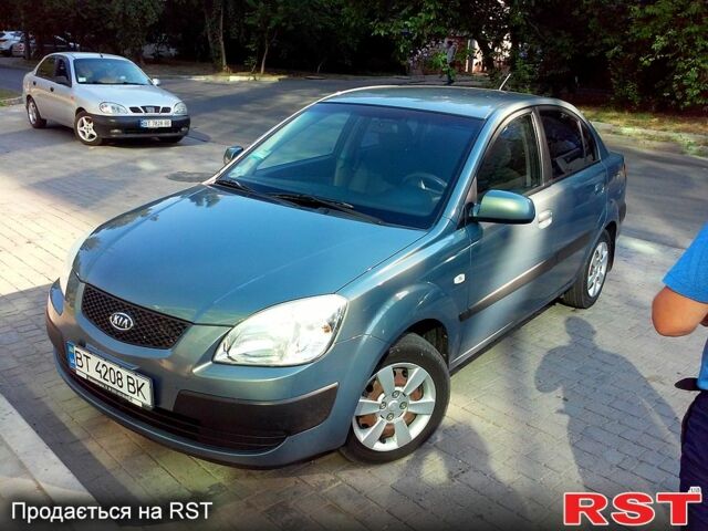 Серый Киа Рио, объемом двигателя 1.4 л и пробегом 307 тыс. км за 4500 $, фото 1 на Automoto.ua