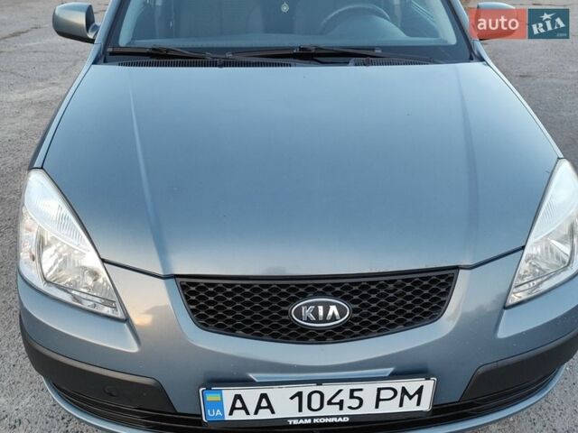 Серый Киа Рио, объемом двигателя 1.6 л и пробегом 140 тыс. км за 4700 $, фото 1 на Automoto.ua