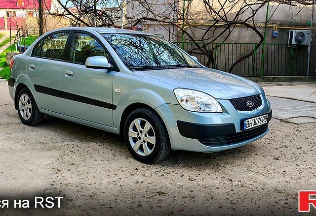 Серый Киа Рио, объемом двигателя 1.4 л и пробегом 208 тыс. км за 5350 $, фото 1 на Automoto.ua