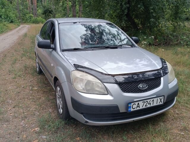 Сірий Кіа Ріо, об'ємом двигуна 1.5 л та пробігом 227 тис. км за 4500 $, фото 1 на Automoto.ua