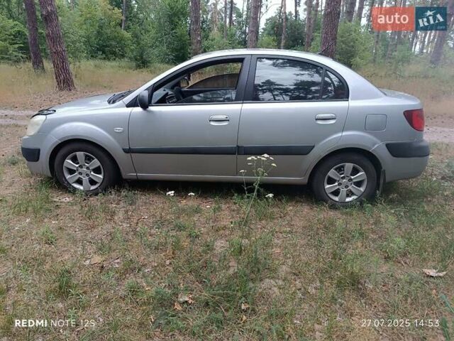 Серый Киа Рио, объемом двигателя 1.49 л и пробегом 227 тыс. км за 4700 $, фото 1 на Automoto.ua