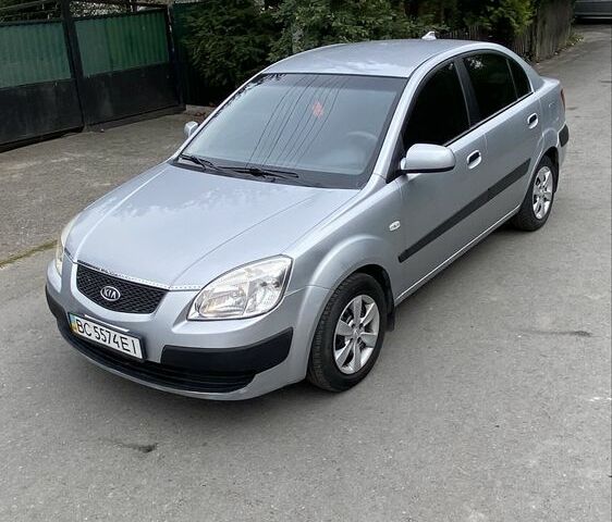 Сірий Кіа Ріо, об'ємом двигуна 1.4 л та пробігом 307 тис. км за 3446 $, фото 1 на Automoto.ua