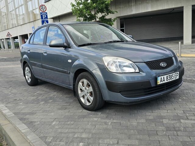 Серый Киа Рио, объемом двигателя 1.3 л и пробегом 160 тыс. км за 4300 $, фото 1 на Automoto.ua