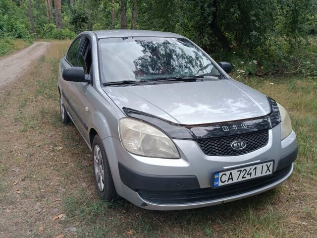 Сірий Кіа Ріо, об'ємом двигуна 1.5 л та пробігом 227 тис. км за 4500 $, фото 1 на Automoto.ua