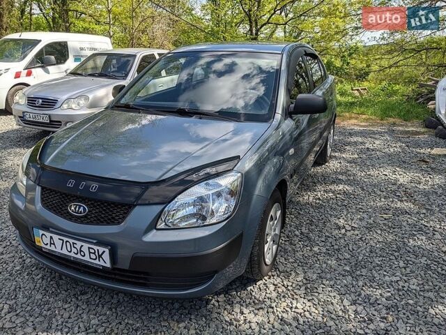 Серый Киа Рио, объемом двигателя 1.4 л и пробегом 169 тыс. км за 4500 $, фото 1 на Automoto.ua