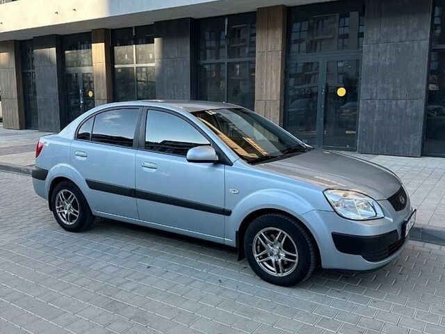 Серый Киа Рио, объемом двигателя 1.4 л и пробегом 135 тыс. км за 5900 $, фото 1 на Automoto.ua