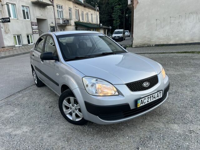 Сірий Кіа Ріо, об'ємом двигуна 1.4 л та пробігом 334 тис. км за 3550 $, фото 1 на Automoto.ua
