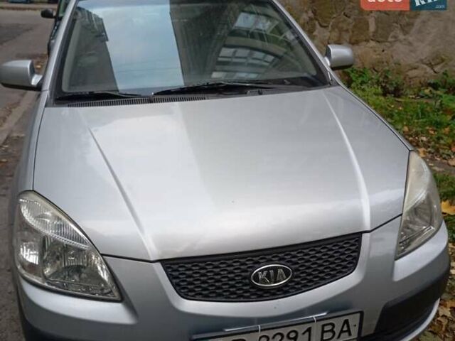 Серый Киа Рио, объемом двигателя 1.4 л и пробегом 232 тыс. км за 3200 $, фото 1 на Automoto.ua