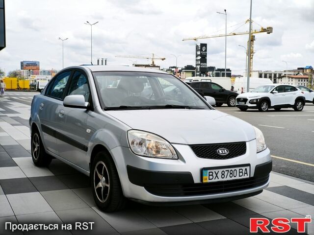 Серый Киа Рио, объемом двигателя 1.4 л и пробегом 220 тыс. км за 4500 $, фото 1 на Automoto.ua