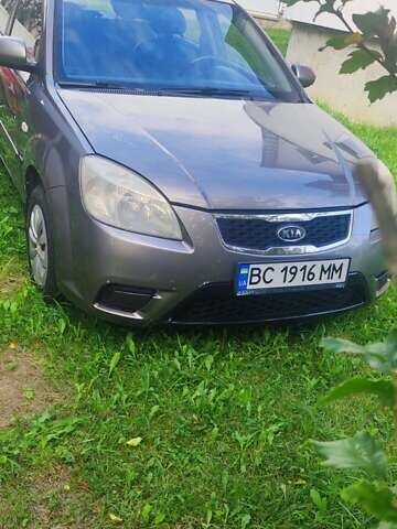 Серый Киа Рио, объемом двигателя 1.4 л и пробегом 164 тыс. км за 4800 $, фото 1 на Automoto.ua