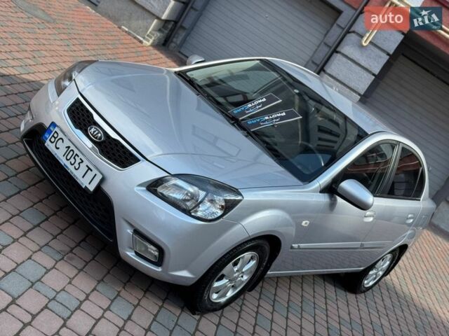 Серый Киа Рио, объемом двигателя 1.4 л и пробегом 227 тыс. км за 6850 $, фото 1 на Automoto.ua