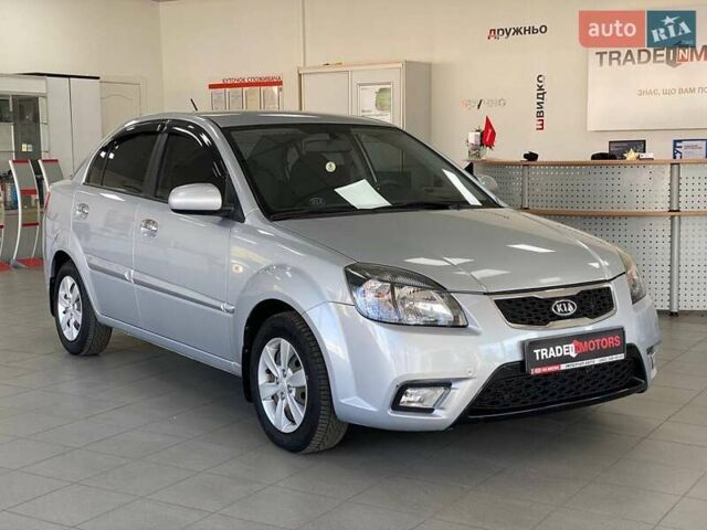 Серый Киа Рио, объемом двигателя 1.4 л и пробегом 98 тыс. км за 5990 $, фото 1 на Automoto.ua