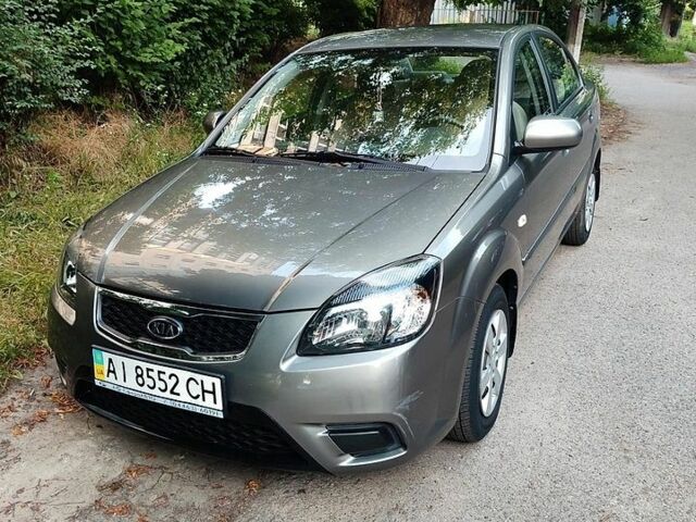 Сірий Кіа Ріо, об'ємом двигуна 1.4 л та пробігом 27 тис. км за 5800 $, фото 1 на Automoto.ua