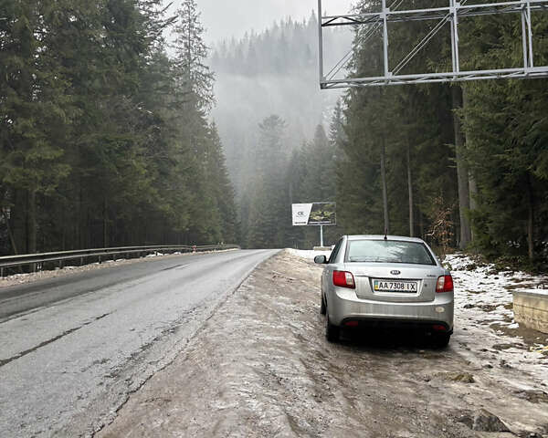 Серый Киа Рио, объемом двигателя 1.49 л и пробегом 190 тыс. км за 3500 $, фото 1 на Automoto.ua