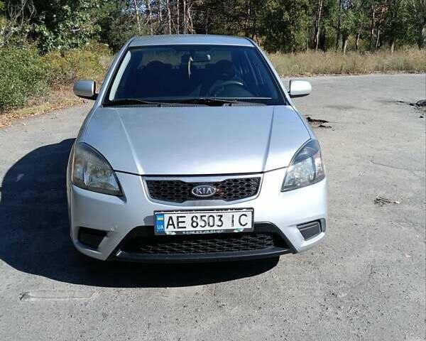 Сірий Кіа Ріо, об'ємом двигуна 1.5 л та пробігом 297 тис. км за 5500 $, фото 1 на Automoto.ua
