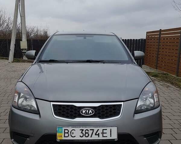 Серый Киа Рио, объемом двигателя 1.4 л и пробегом 183 тыс. км за 5900 $, фото 1 на Automoto.ua