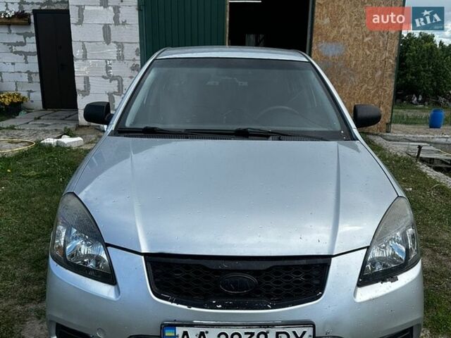 Сірий Кіа Ріо, об'ємом двигуна 1.4 л та пробігом 244 тис. км за 3000 $, фото 1 на Automoto.ua