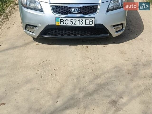 Серый Киа Рио, объемом двигателя 1.4 л и пробегом 265 тыс. км за 3300 $, фото 1 на Automoto.ua