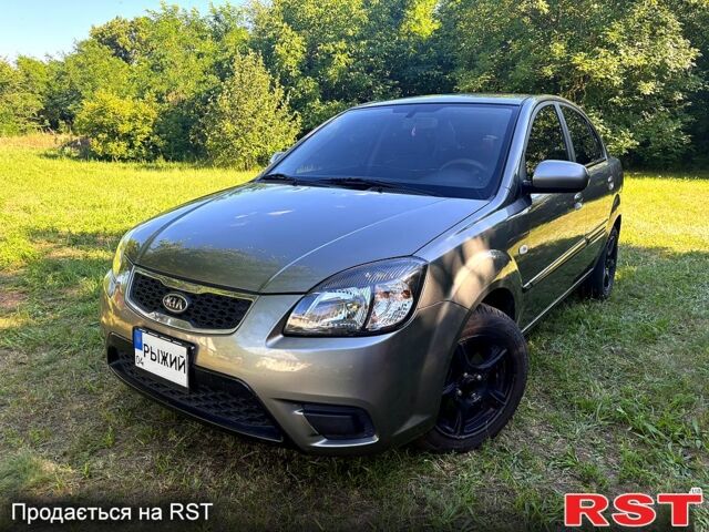 Серый Киа Рио, объемом двигателя 1.4 л и пробегом 167 тыс. км за 5400 $, фото 1 на Automoto.ua