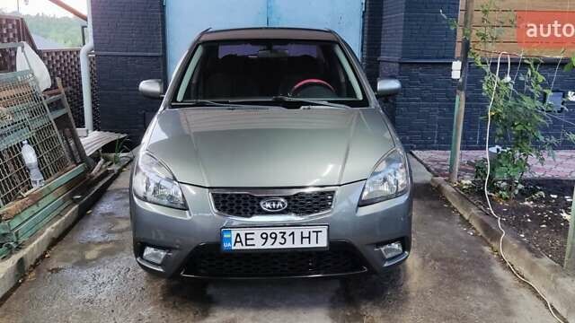 Серый Киа Рио, объемом двигателя 1.4 л и пробегом 135 тыс. км за 4900 $, фото 1 на Automoto.ua