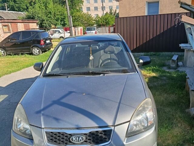 Сірий Кіа Ріо, об'ємом двигуна 1.4 л та пробігом 160 тис. км за 4800 $, фото 1 на Automoto.ua