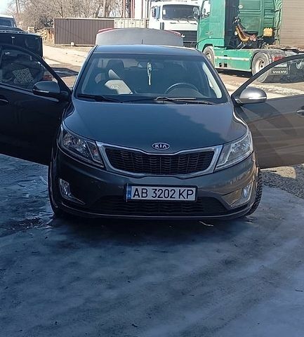 Серый Киа Рио, объемом двигателя 1.59 л и пробегом 300 тыс. км за 7100 $, фото 1 на Automoto.ua