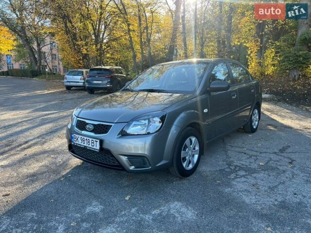 Сірий Кіа Ріо, об'ємом двигуна 1.4 л та пробігом 41 тис. км за 7099 $, фото 1 на Automoto.ua