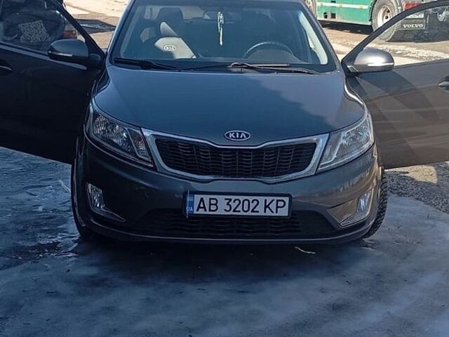 Серый Киа Рио, объемом двигателя 1.59 л и пробегом 300 тыс. км за 7100 $, фото 1 на Automoto.ua