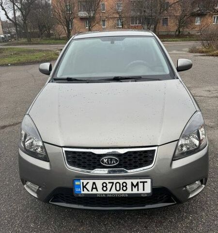 Серый Киа Рио, объемом двигателя 1.4 л и пробегом 135 тыс. км за 6999 $, фото 1 на Automoto.ua