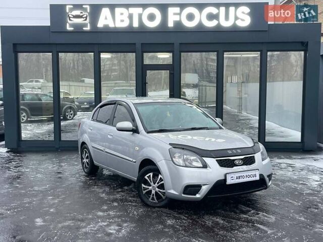 Серый Киа Рио, объемом двигателя 1.4 л и пробегом 168 тыс. км за 4990 $, фото 1 на Automoto.ua
