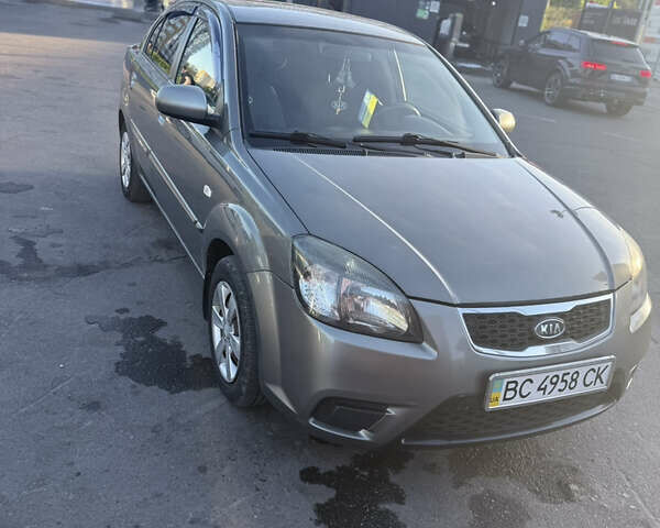 Серый Киа Рио, объемом двигателя 1.6 л и пробегом 296 тыс. км за 4699 $, фото 1 на Automoto.ua