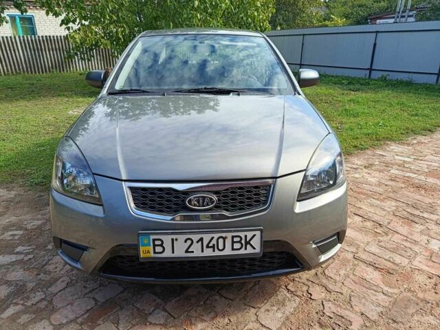 Серый Киа Рио, объемом двигателя 1.4 л и пробегом 160 тыс. км за 5116 $, фото 1 на Automoto.ua