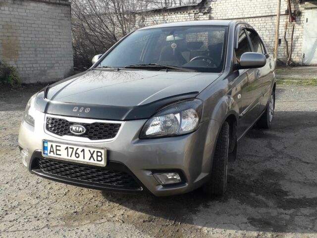 Серый Киа Рио, объемом двигателя 1.4 л и пробегом 153 тыс. км за 5500 $, фото 1 на Automoto.ua