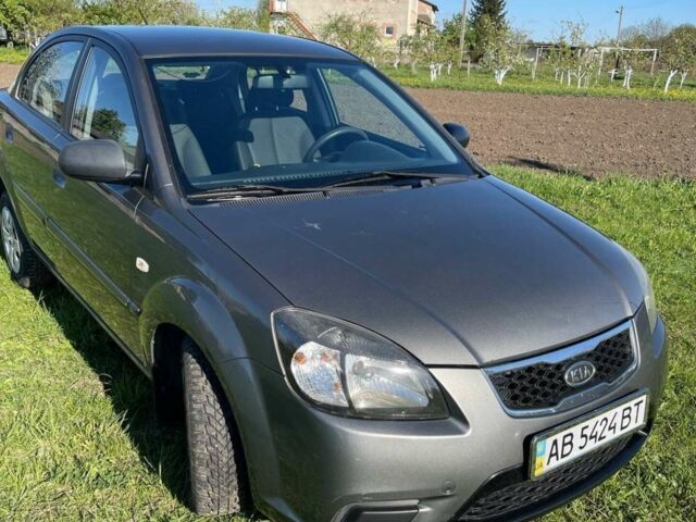 Сірий Кіа Ріо, об'ємом двигуна 1.4 л та пробігом 208 тис. км за 5400 $, фото 1 на Automoto.ua