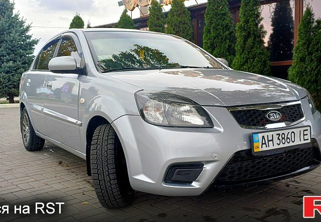 Серый Киа Рио, объемом двигателя 1.4 л и пробегом 69 тыс. км за 5699 $, фото 1 на Automoto.ua