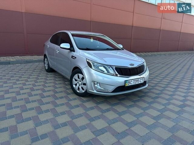 Сірий Кіа Ріо, об'ємом двигуна 1.6 л та пробігом 128 тис. км за 9350 $, фото 1 на Automoto.ua